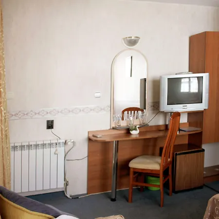 Antik Hotel 2*