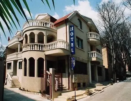 Antik Hotel 2*