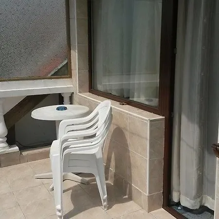 Hotel Antik Warna