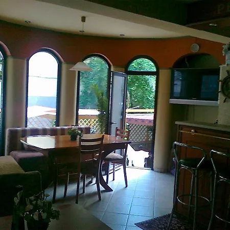 Antik Hotel 2*